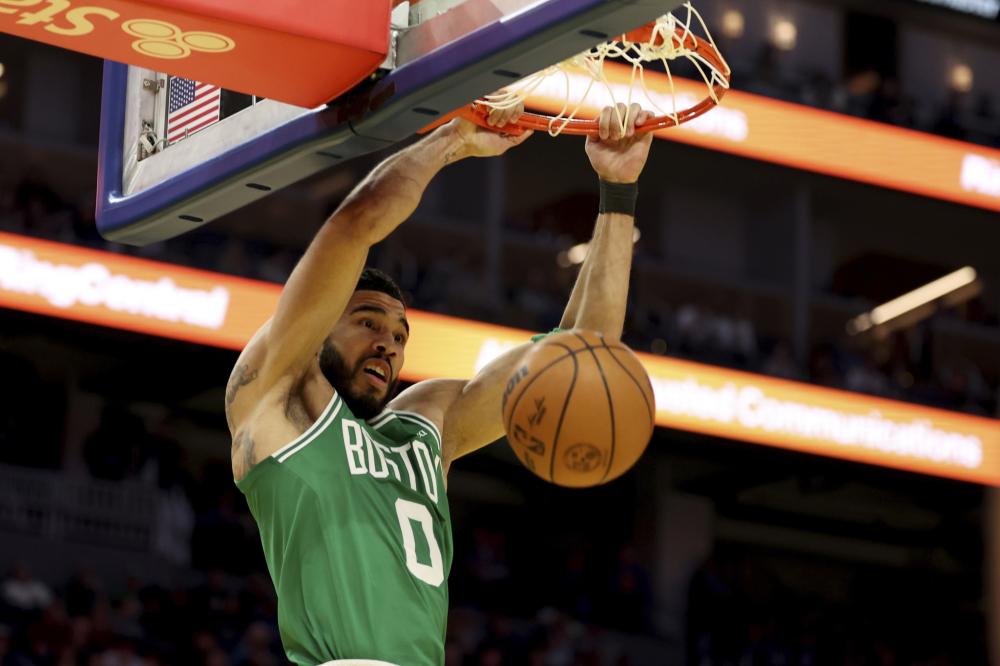 张稀哲续约两年 国安留住股肱之臣 补强外援阵容.