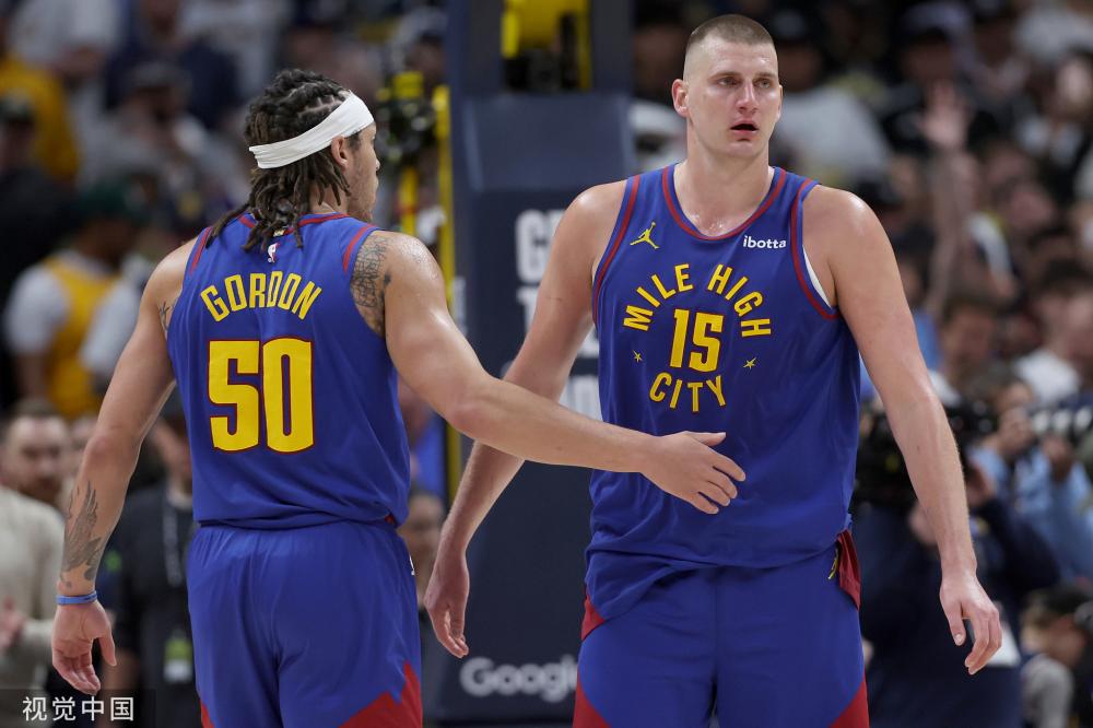 惊险逆转！张帅组合晋级澳网女双32强央视新闻客户端.