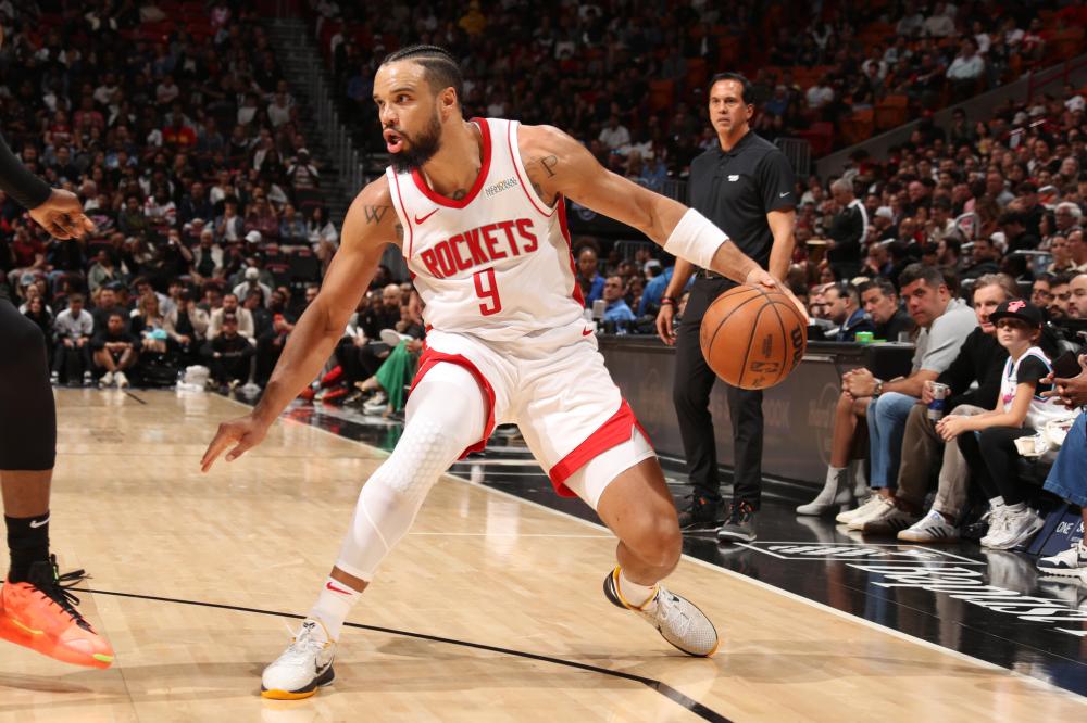 国足连续第六届无缘世界杯！体坛周报：每次剧情却大有不同 总有魔咒怪圈